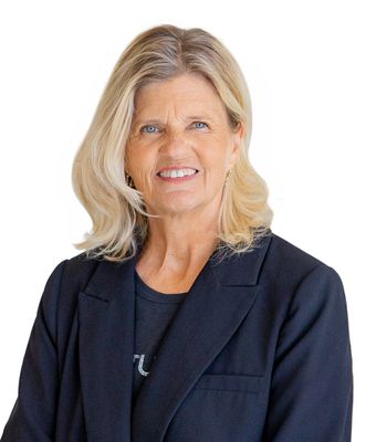 Portrait of Helle Hartley, REALTOR®.